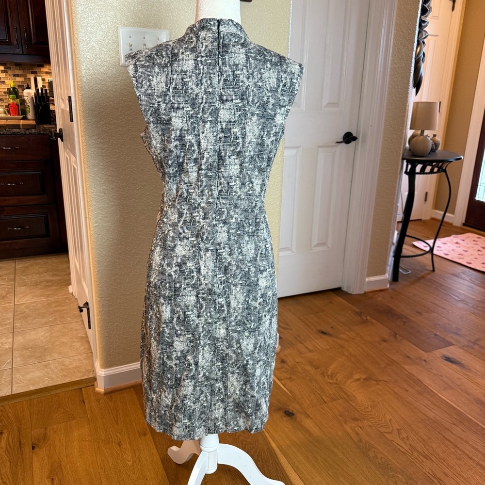 M.M. Lafleur Aditi Sheath Dress Black & White Crackle Print Sz 8 - Picture 7 of 12